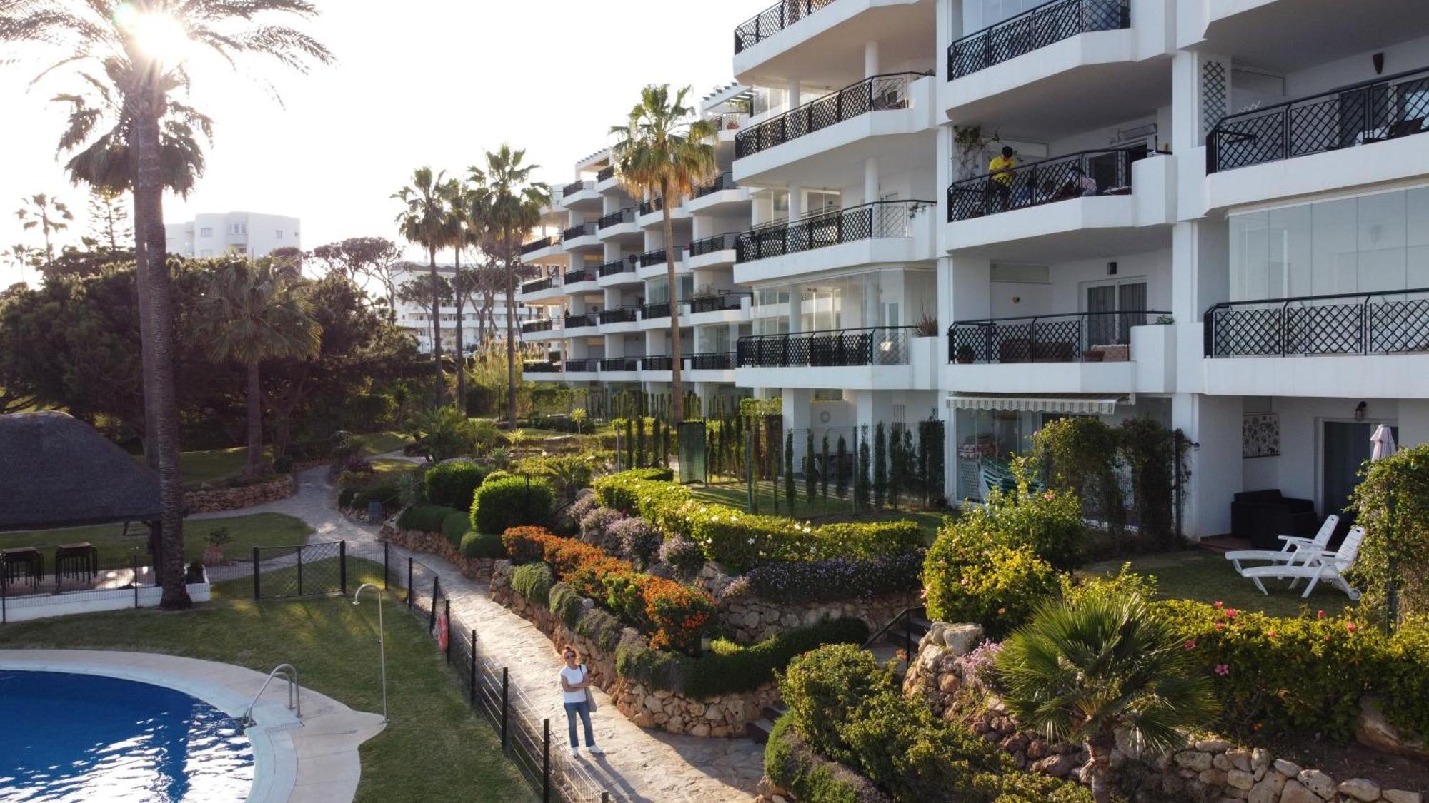 Frontline Beach Ground Floor With Privet Garden, Mi Capricho 16 Mijas Exterior foto