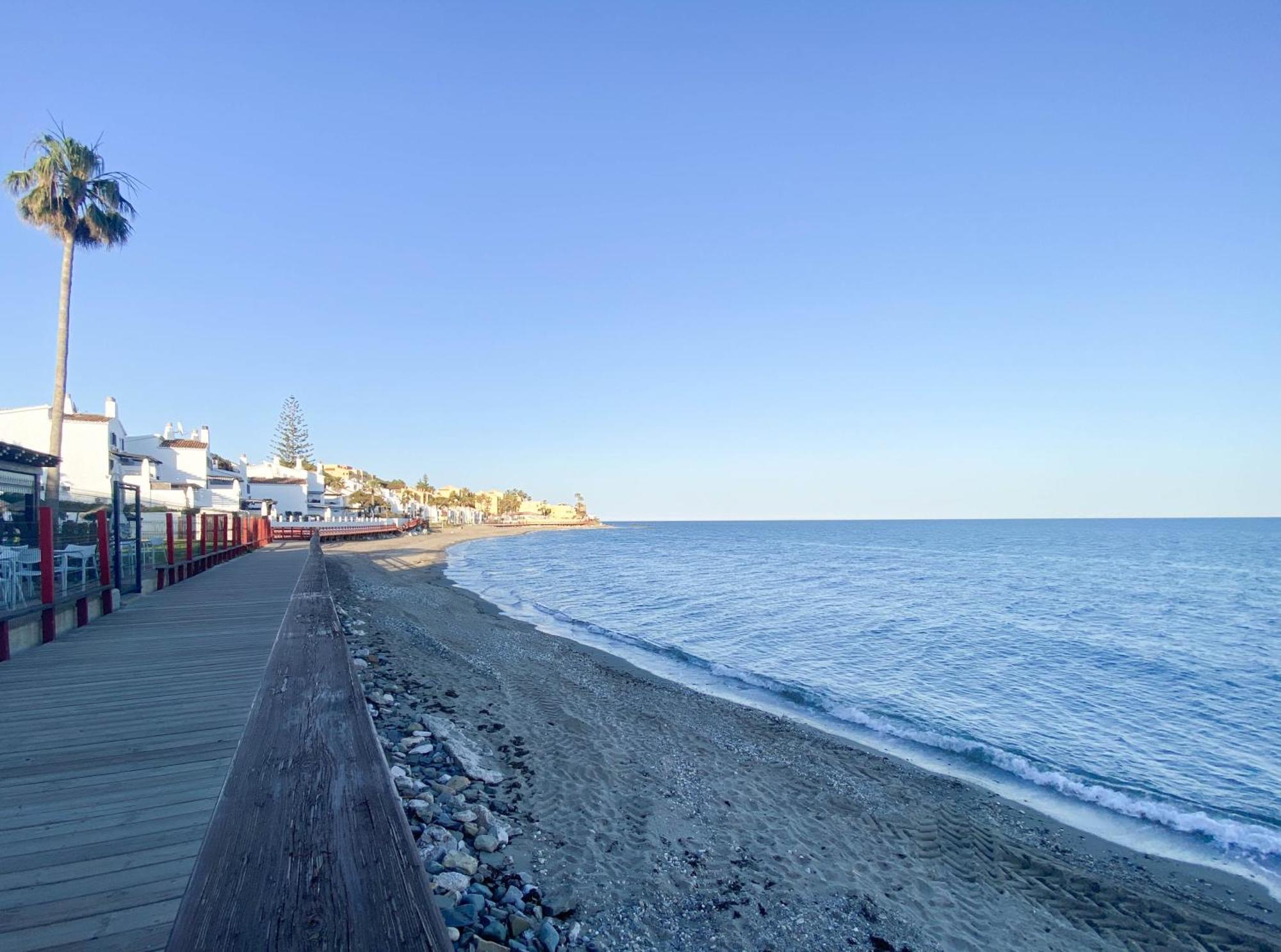 Frontline Beach Ground Floor With Privet Garden, Mi Capricho 16 Mijas Exterior foto