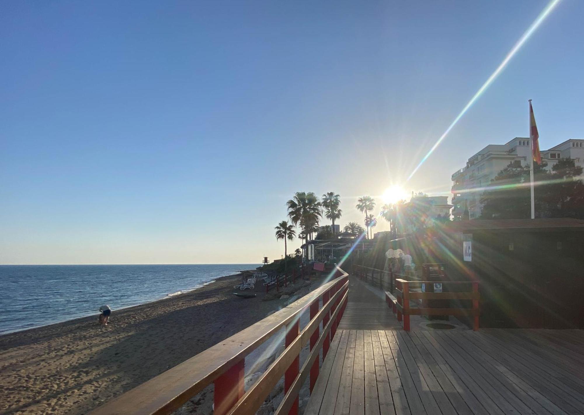 Frontline Beach Ground Floor With Privet Garden, Mi Capricho 16 Mijas Exterior foto